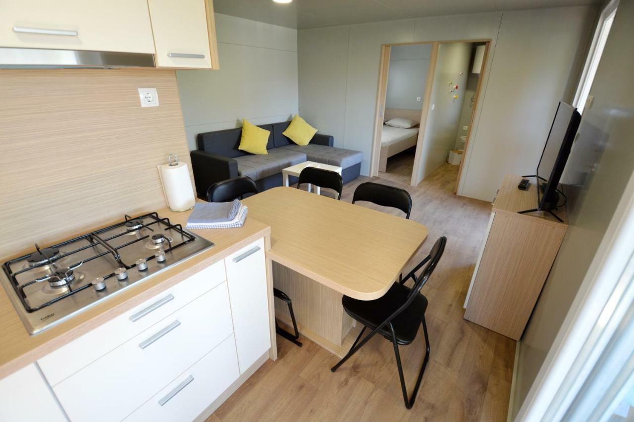 בטינה Mobile Home Cvita מראה חיצוני תמונה